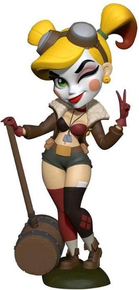 DC Comics: Bombshells - Harley Quinn with Hammer Vinyl Figure