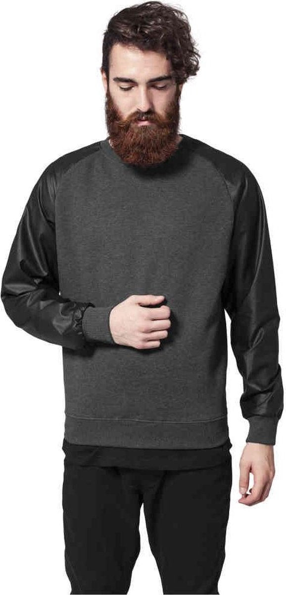Urban classics raglan kunstleer crew in kleur donker grijs in maat xxl