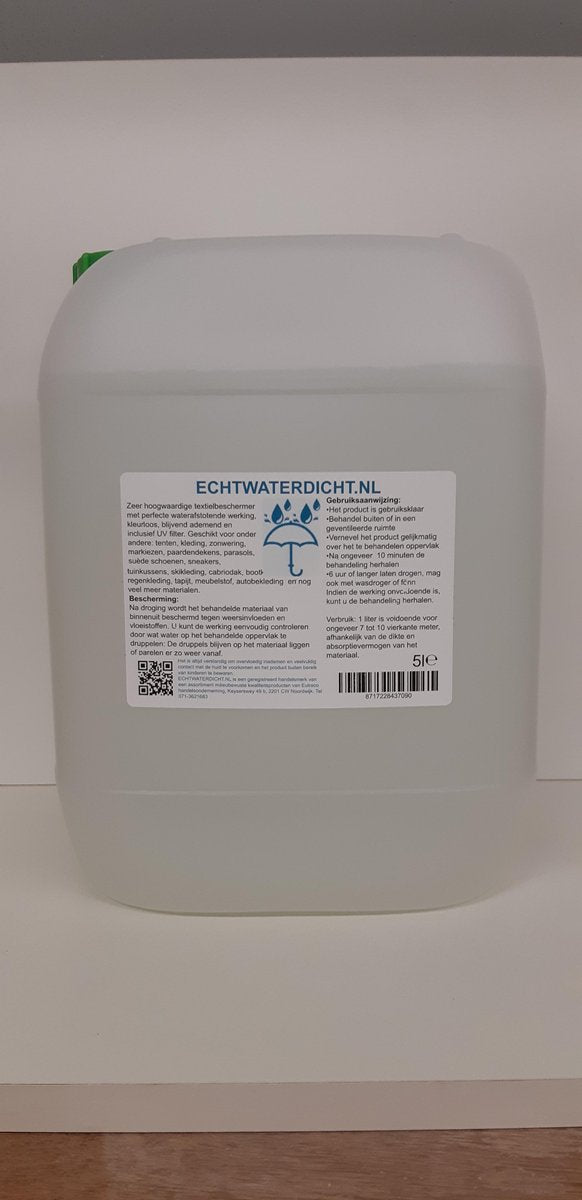 Waterafstotende spray 5 liter. ECHT WATERDICHT is een zeer hoogwaardige textielbeschermer met perfecte waterafstotende werking