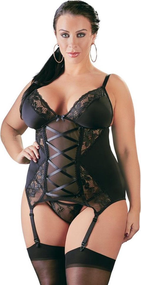 Cottelli Plus Size –  Netstof Jarretel Set met Faux Rijgveters en Mooie Kanten Stukken Inclusief String – Maat L – Zwart