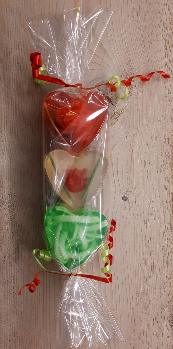 Cadeaupakket ambachtelijke hart zeepjes  rose