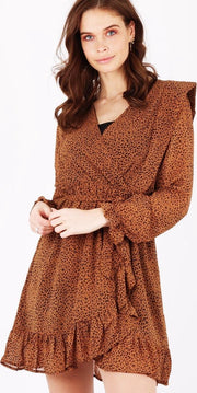 Roestkleurige jurk met luipaardprint en riem
