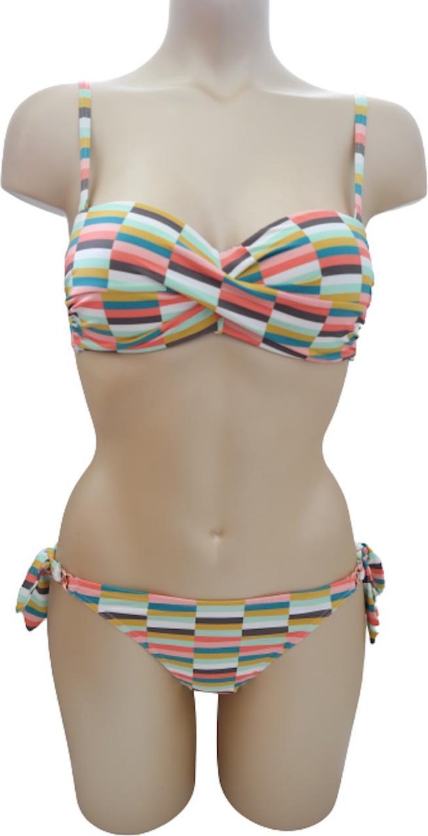 CYELL - Graphic Bikini Top Maat 36C + Bijpassende Broekje Maat 36