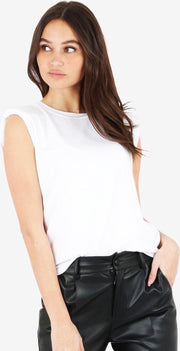 Witte top met schoudervulling