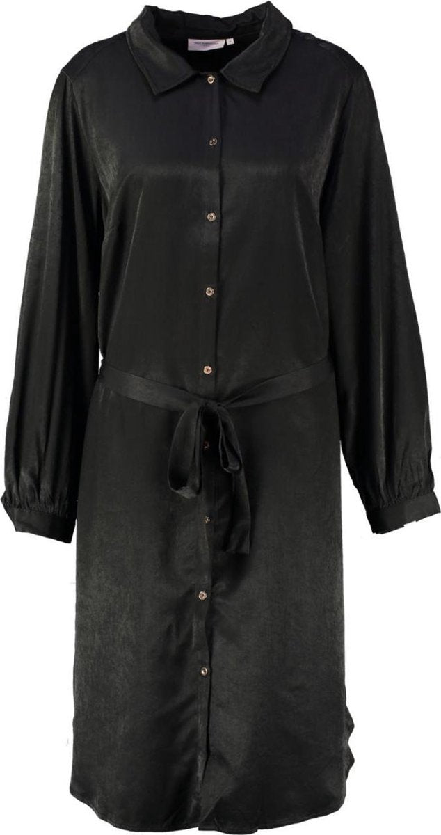 Only carmakoma relaxed fit zwarte satijnlook blouse jurk met langere achterzijde - Maat 44