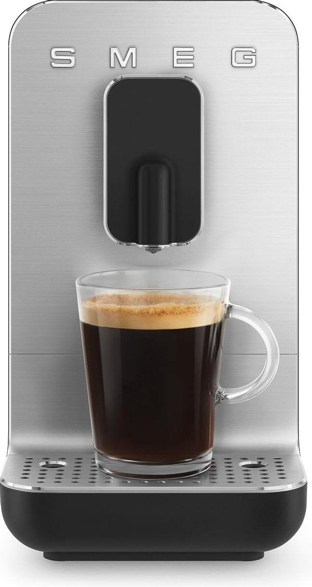 Smeg BCC01BLMEU koffiezetapparaat Volledig automatisch Espressomachine 1