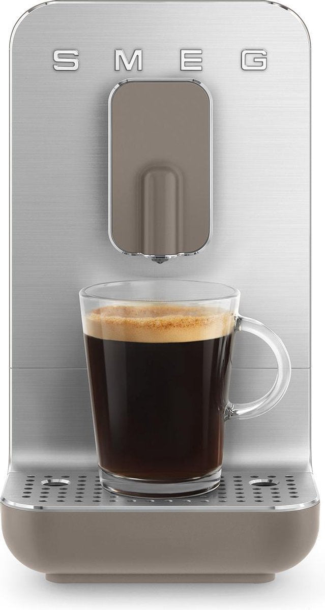 Smeg BCC01TPMEU koffiezetapparaat Volledig automatisch Espressomachine 1