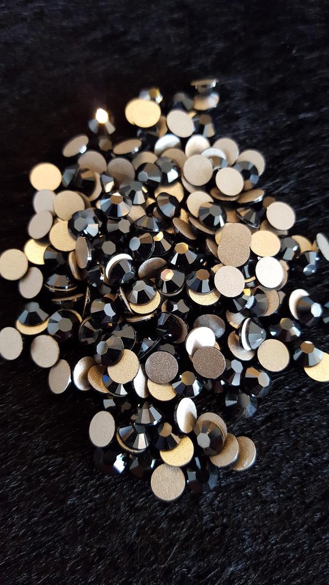 Swarovski kristallen SS 20 Jet Hematite 100 stuks