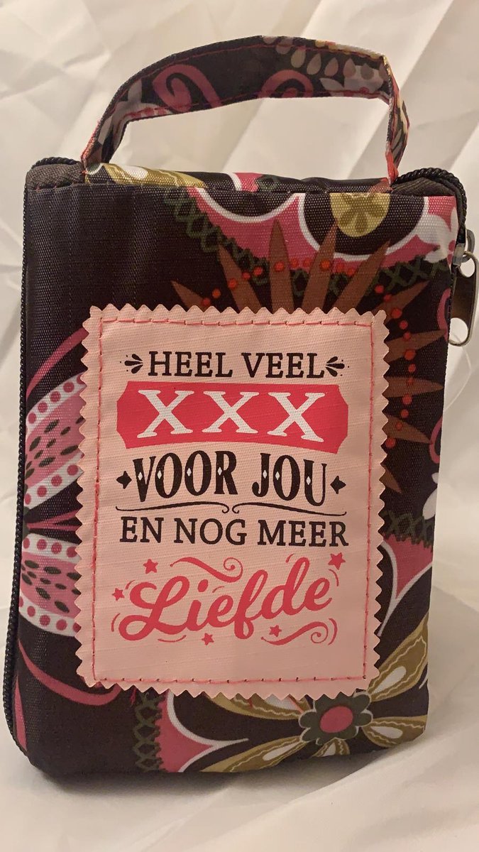 Shopper bag dames met leuke tekst HEEL VEEL XXX VOOR JOU EN NOG MEER LIEFDE winkeltasje Wordt geleverd in cellofaan met linten