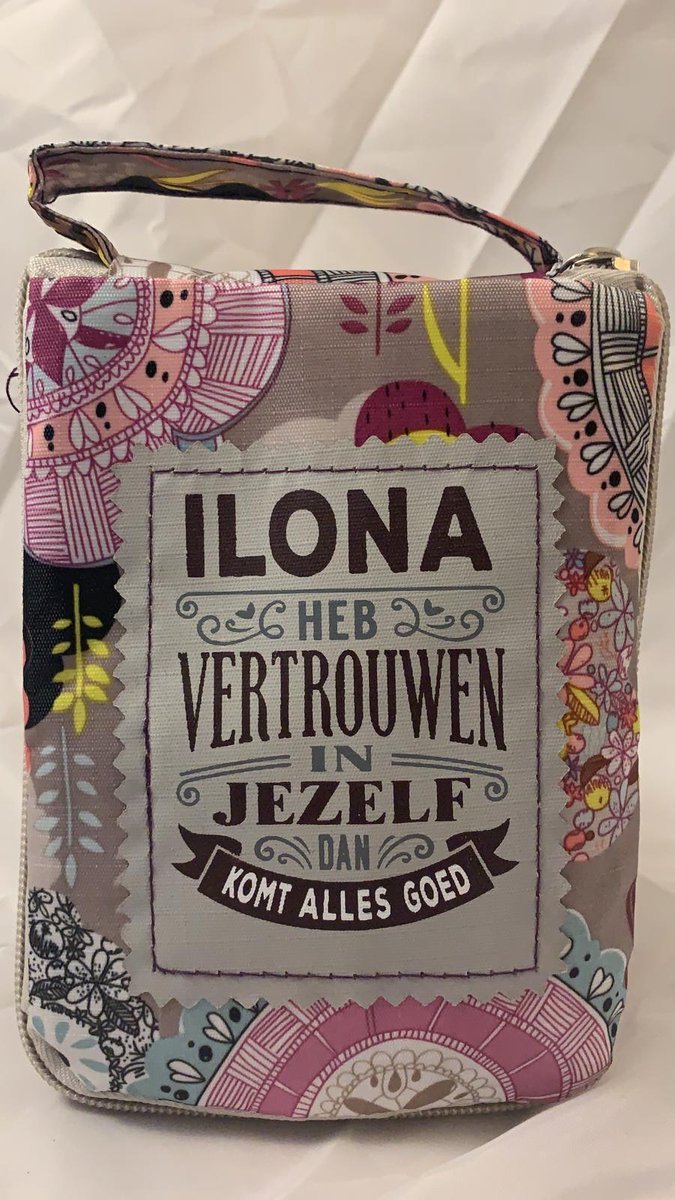 Shopper bag dames met leuke tekst ILONA HEB VERTROUWEN IN JEZELF DAN KOMT ALLES GOED winkeltasje Wordt geleverd in cellofaan met linten