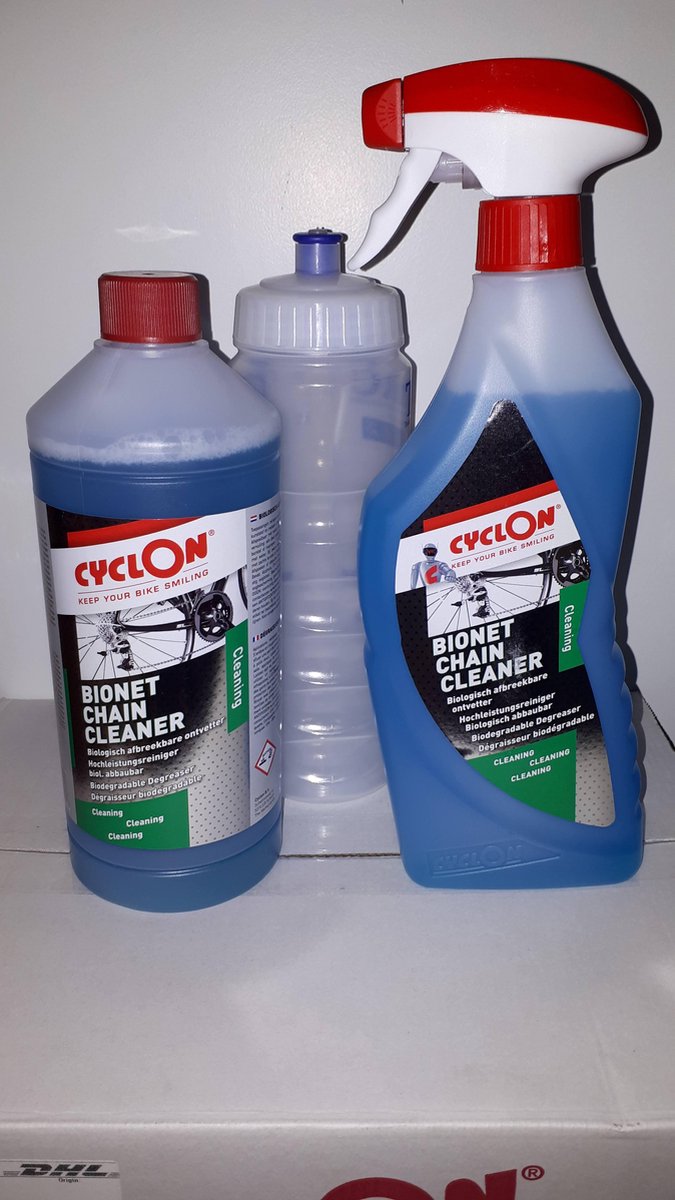 1x  Olie cyclon bionet triggerspray  + 1x Cyclon Bionet Ontvetter 1 liter + drinkbus