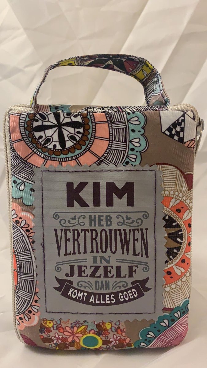 Shopper bag dames met leuke tekst KIM HEB VERTROUWEN IN JEZELF DAN KOMT ALLES GOED winkeltasje Wordt geleverd in cellofaan met linten