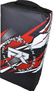 Punch Round Train Insane Kick Shield 60x35x15 cm Zwart Rood Punch Round Trapkussen 60x35x15 cm