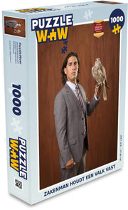 Puzzel 1000 stukjes volwassenen Vogel en Mens 1000 stukjes - Zakenman houdt een valk vast puzzel 1000 stukjes  - PuzzleWow heeft +100000 puzzels