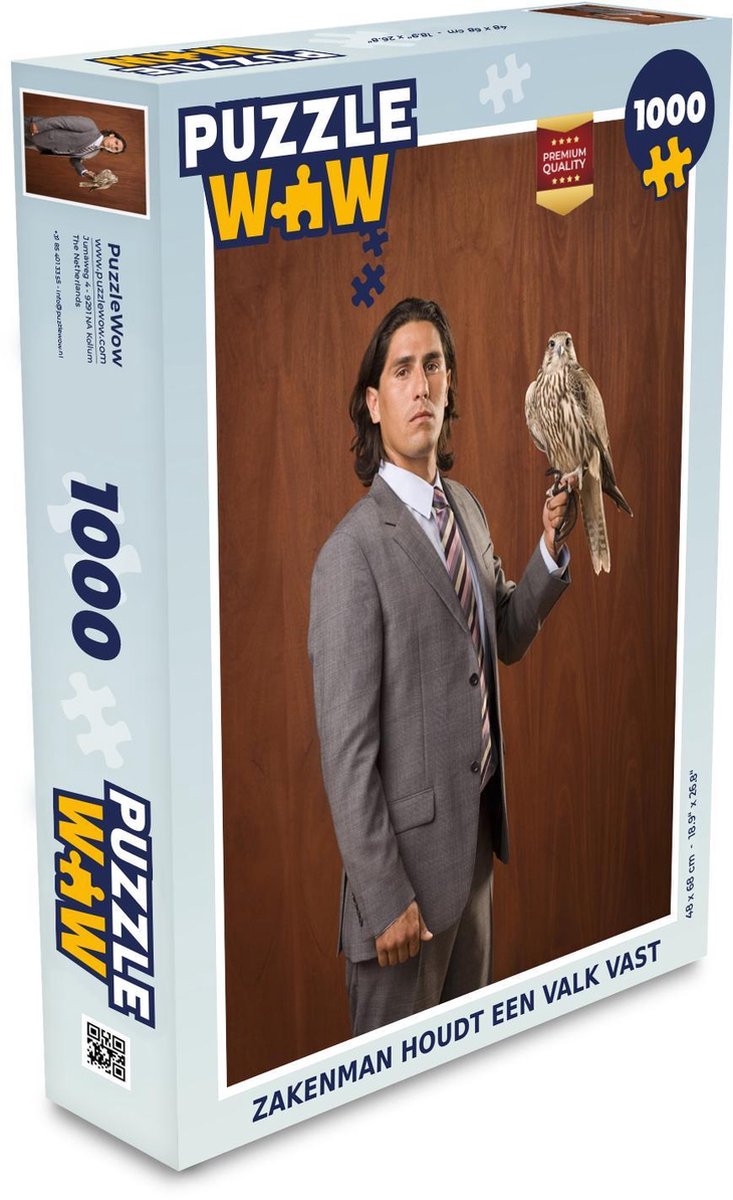 Puzzel 1000 stukjes volwassenen Vogel en Mens 1000 stukjes - Zakenman houdt een valk vast puzzel 1000 stukjes  - PuzzleWow heeft +100000 puzzels