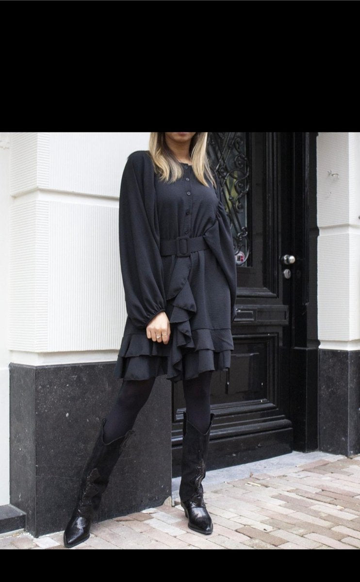 Damesmode jurkje met pofmouw