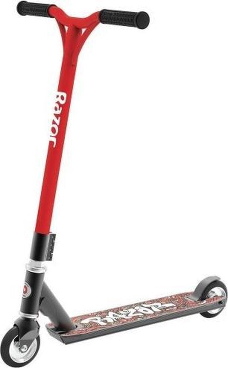 Step Razor stunt entry: Beast V6 zwart/rood