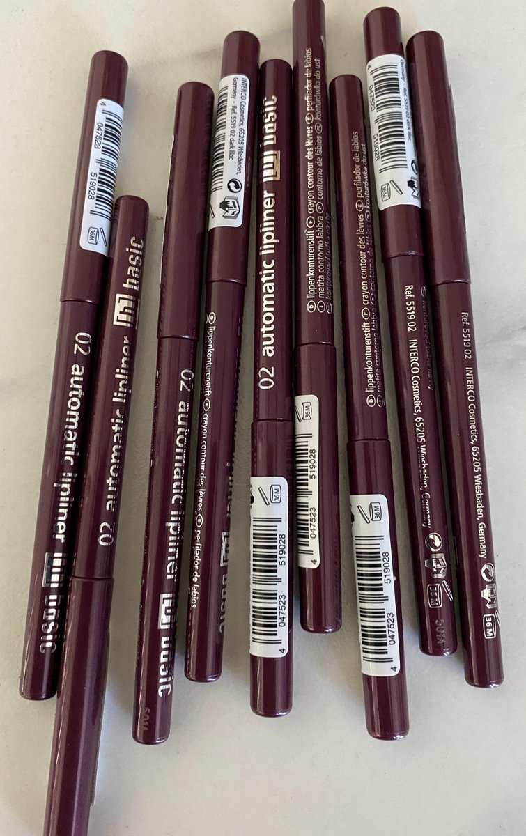 Basic Automatic Lipliner 02