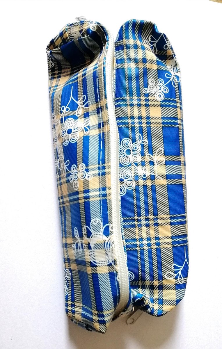 Kleine etui blauw met bloemetjes