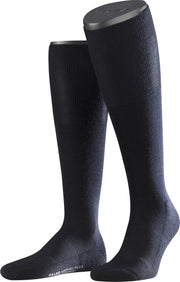 FALKE Airport Plus Kniekous Heren 15403 - Blauw 6370 dark navy Heren - 45-46