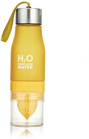 ExcluJess Drinkfles GEEL Waterfles 700ml – Drinkfles met Fruitinfuser – Waterfles met Fruitperser