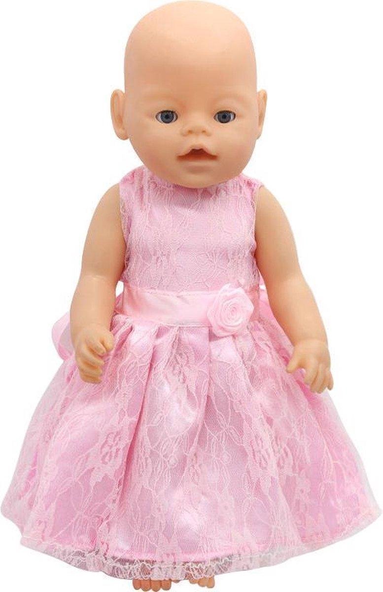 Dolldreams - Lichtroze jurkje met kant geschikt voor babypop zoals baby born - Poppenkleertjes voor poppen met lengte van circa 43 cm