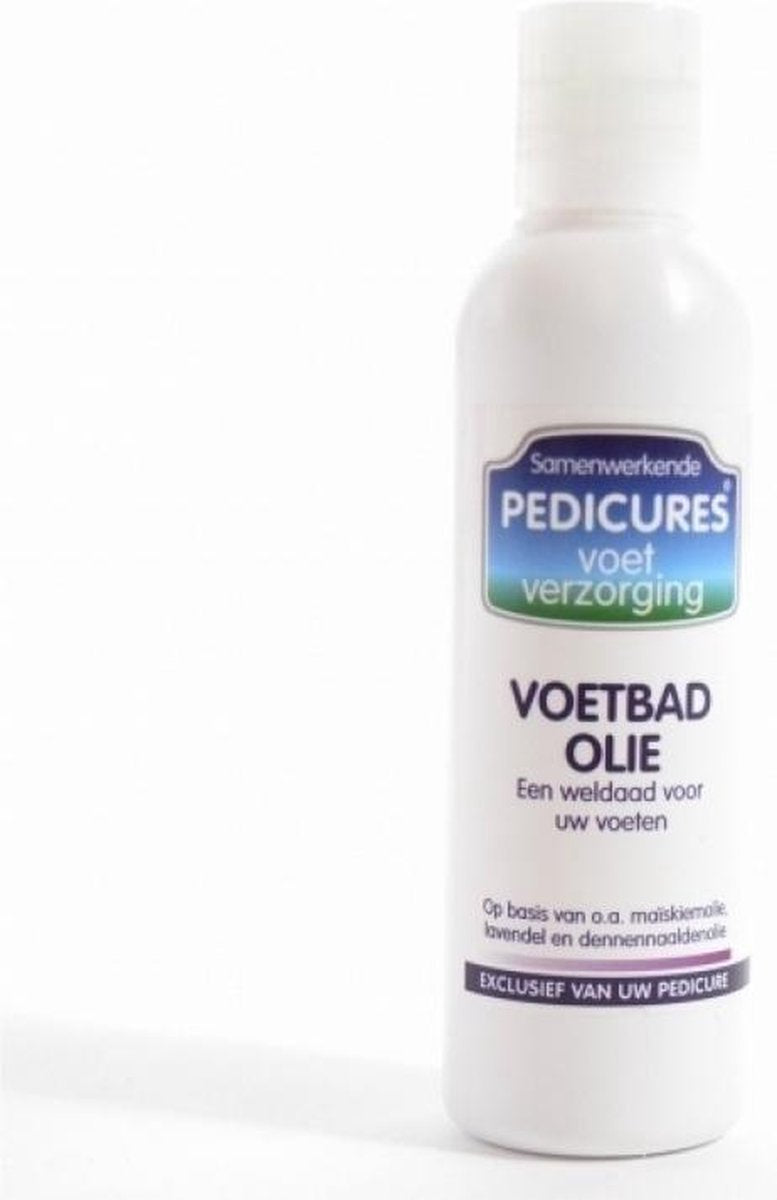 Samenwerkende pedicures voetbadolie