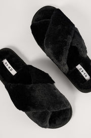 NA-KD Crossed Fluffy Home Vrouwen Sloffen - Black - Maat 37