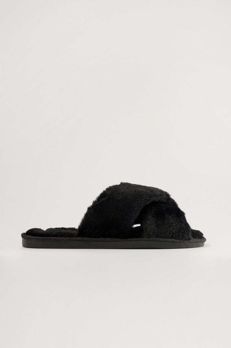 NA-KD Crossed Fluffy Home Vrouwen Sloffen - Black - Maat 39