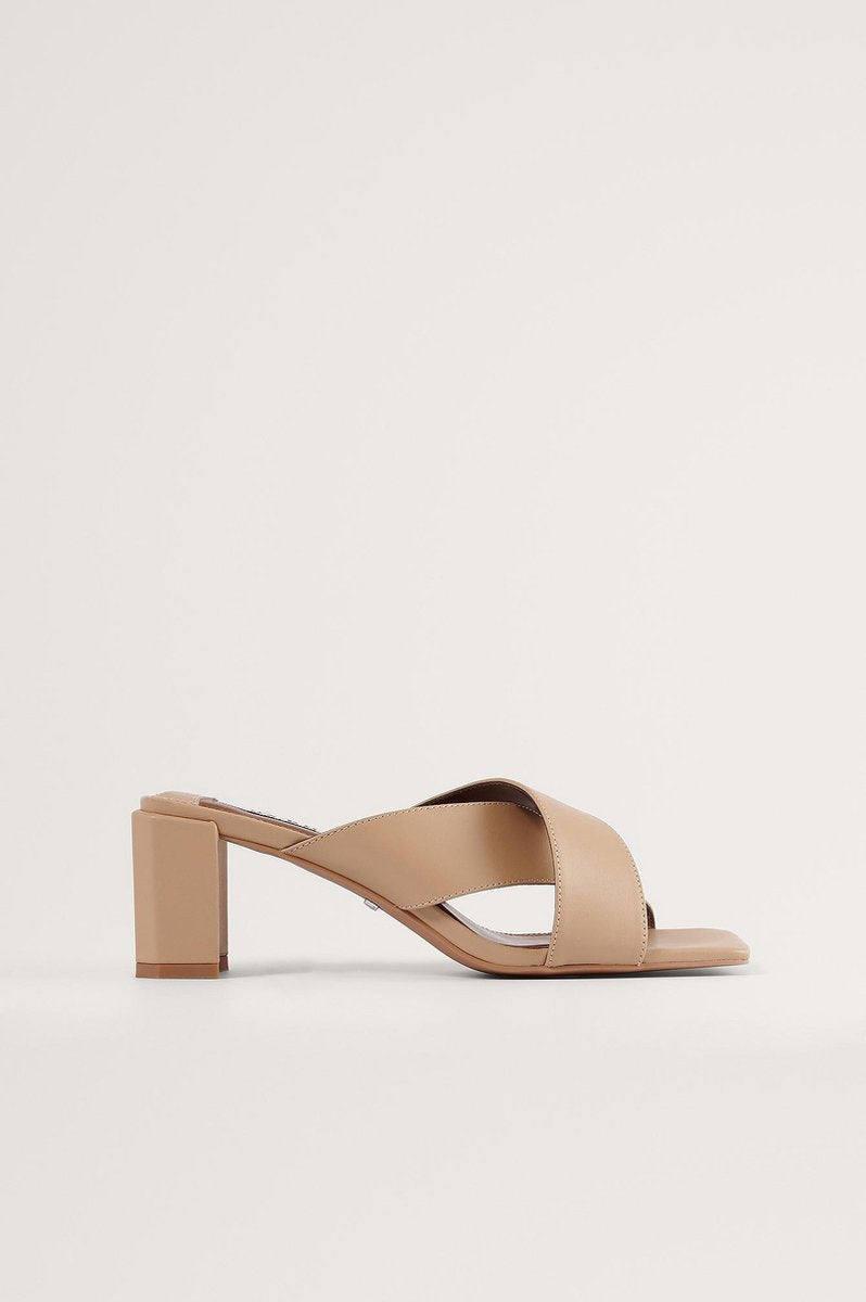 NA-KD Crossed Leather Vrouwen Muiltjes - Beige - Maat 40