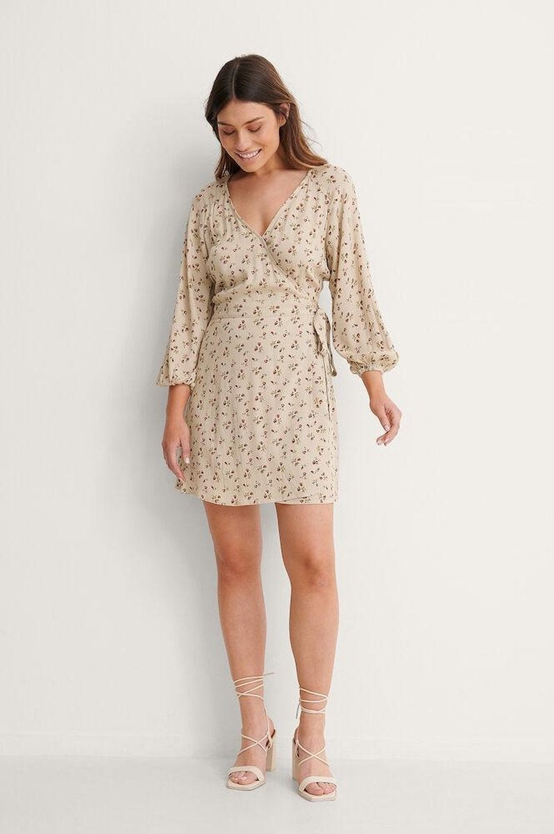 NA-KD Tie Overlap Mini Vrouwen Jurk - Beige Flower - Maat EU 36