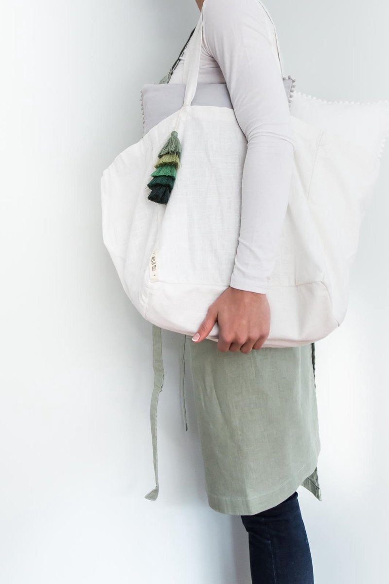 Duurzaam linnen shopper met handgemaakte tassel/ Minimalistische linnen draagtas met handvatten en zakje/grote sterke boho boodschappentas van linnen wit kleur/ duurzame moederdagcadeaus