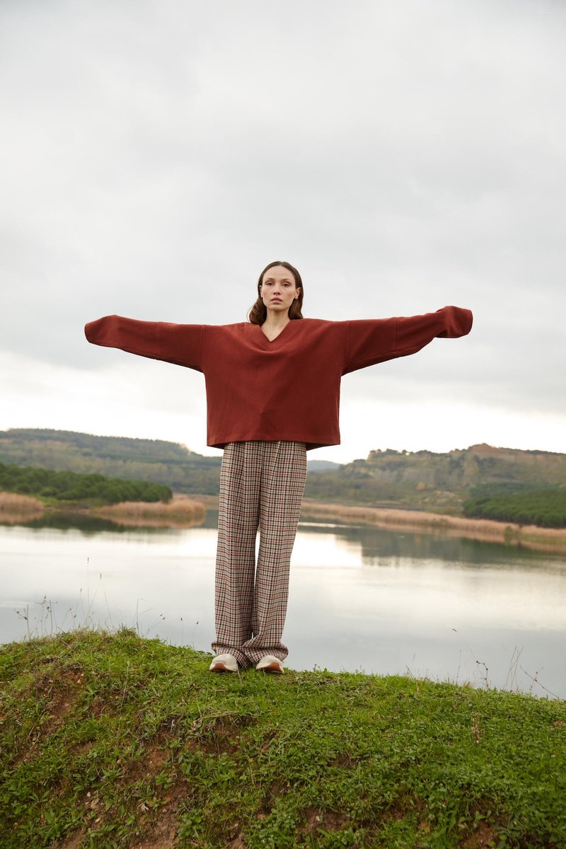 JORAH CLOSET METHU Unisex Trui - Truien Dames met Unieke Oversized Silhouet - Trui Heren met V Hals design - Sweater Dames met Lange Mouwen - Sweater Heren - Longsleeve Heren - Sweatshirt Mannen- Kleding Dames Volwassenen - Tegel Rood - S/M