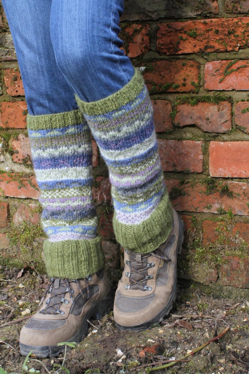 Pachamama -  Wollen beenwarmers met ingebreide patronen - Olive - One size - Fair trade - 100% wol