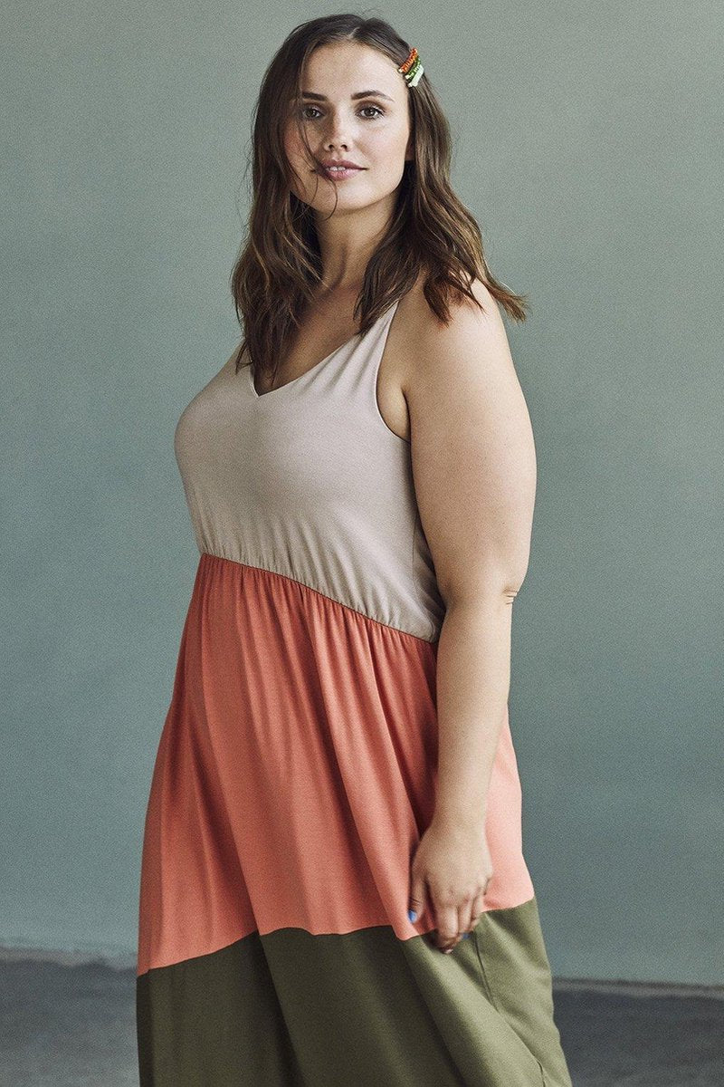 Jurk IKA Vero Moda Curve kleurbanen