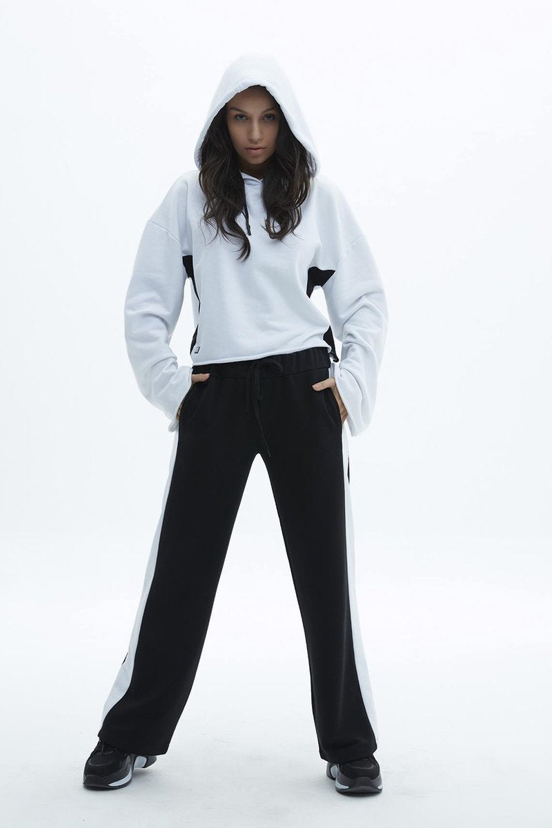 SCR. Nisha Cropped Hoodie  Met Wijde Mouwen