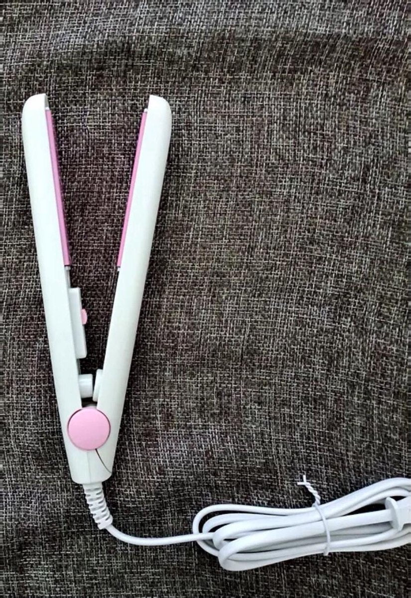 Ballinger - Reis stijltang - Mini stijltang - Baard stijltang - Mini - Vakantie size- Keramiek - Keramisch - Kleine stijltang - Straightener - Rechte haren - Haren - Steil haar