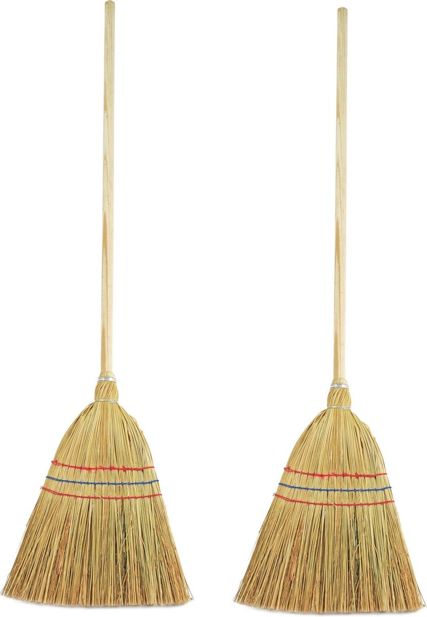 Set van 2x kinderbezems stro met steel 90 cm - Schoonmaakartikelen/Kamerbezems