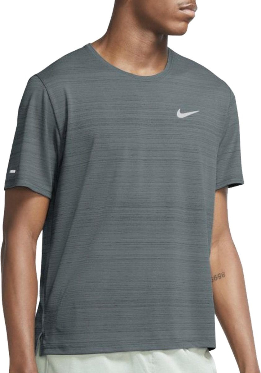 Nike Dri-FIT Miler  Sportshirt - Maat M  - Mannen - Grijs
