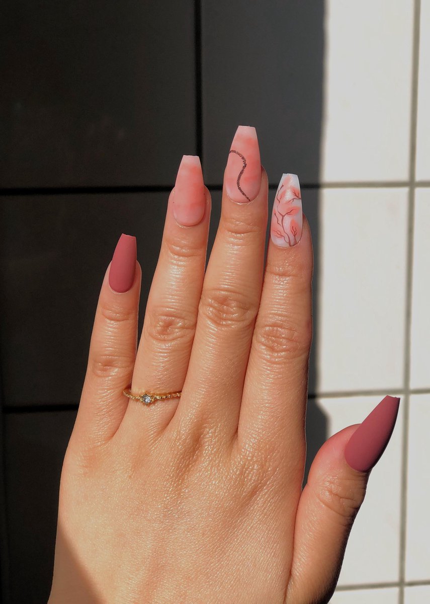 FASHION NAIL 24 PIECES-5 minutes fast nail art-soft material-comfortable/Autumn Leaves