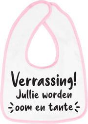 Hospitrix Slabbetje met tekst "Verrasing! Jullie worden oom en tante" Roze - Cadeau Zwangerschap - Baby Kwijldoek - Kwijllap - Morslap - Bavette