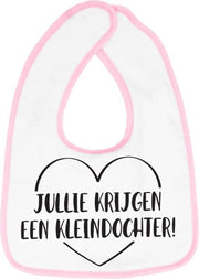 Hospitrix Slabbetje met Tekst "Jullie Krijgen een Kleindochter!" Roze - Cadeau Zwangerschap - Baby Kwijldoek - Kwijllap - Morslap - Bavette