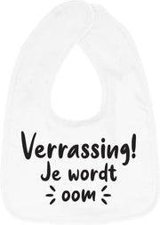 Hospitrix Slabbetje met tekst "Verrassing! Je wordt oom! " Wit - Cadeau Zwangerschap - Baby Kwijldoek - Kwijllap - Morslap - Bavette