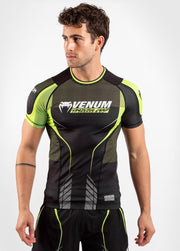 Venum Training Camp 3.0 S/S Rash Guard Zwart Geel maat L