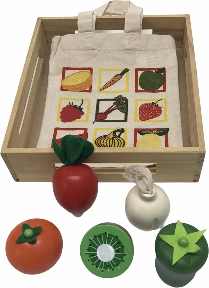 Houten groente en fruit met stoffen zakje en kistje