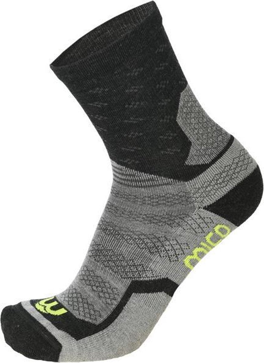 Medium weight natural merino short outdoor socks