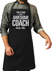 Awesome coach cadeau bbq/keuken schort zwart voor heren -  kado barbecue schort - verjaardag