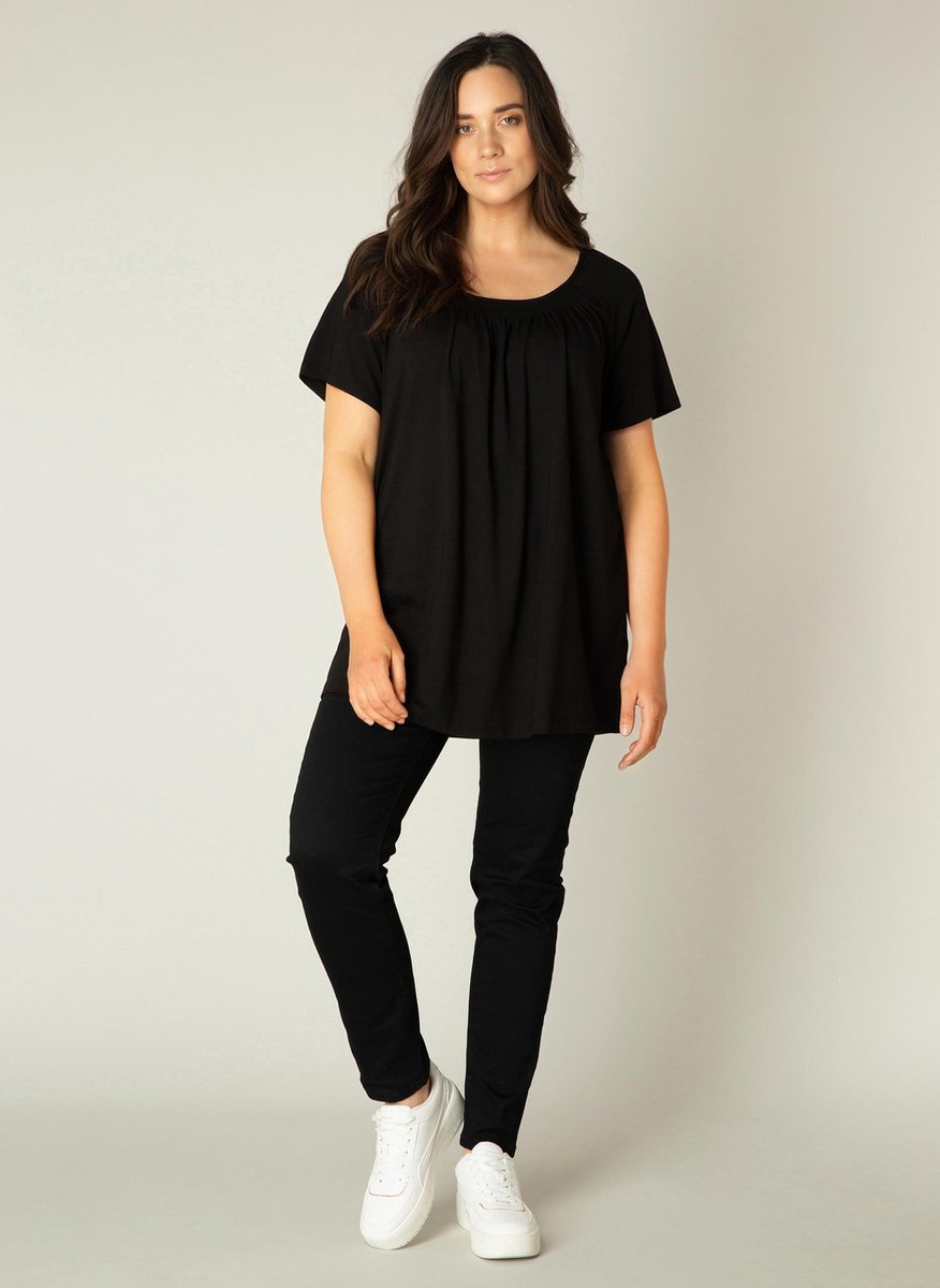 BASE LEVEL CURVY Yokia T-Shirt - Black - maat 3(52)