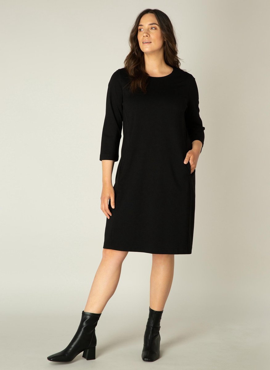 BASE LEVEL CURVY Addy Jurk - Black - maat 5(58/60)