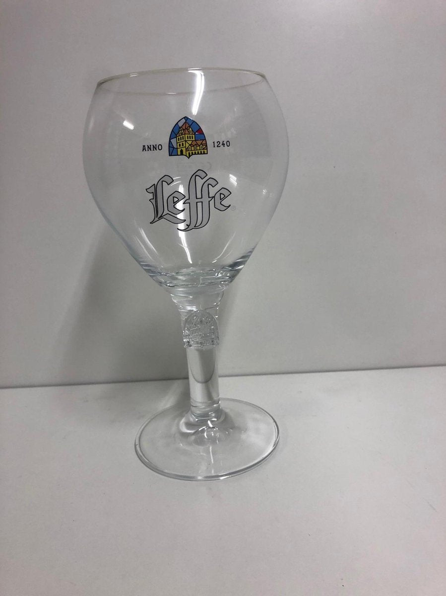 Leffe bierglas bierglazen speciaalbierglas op voet 'Bokaal' doos 6x33cl bier glas glazen
